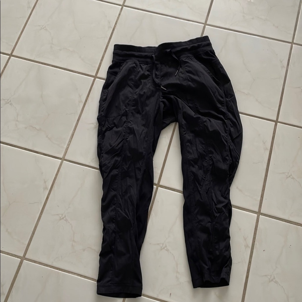 Lululemon dance studio pants cropped